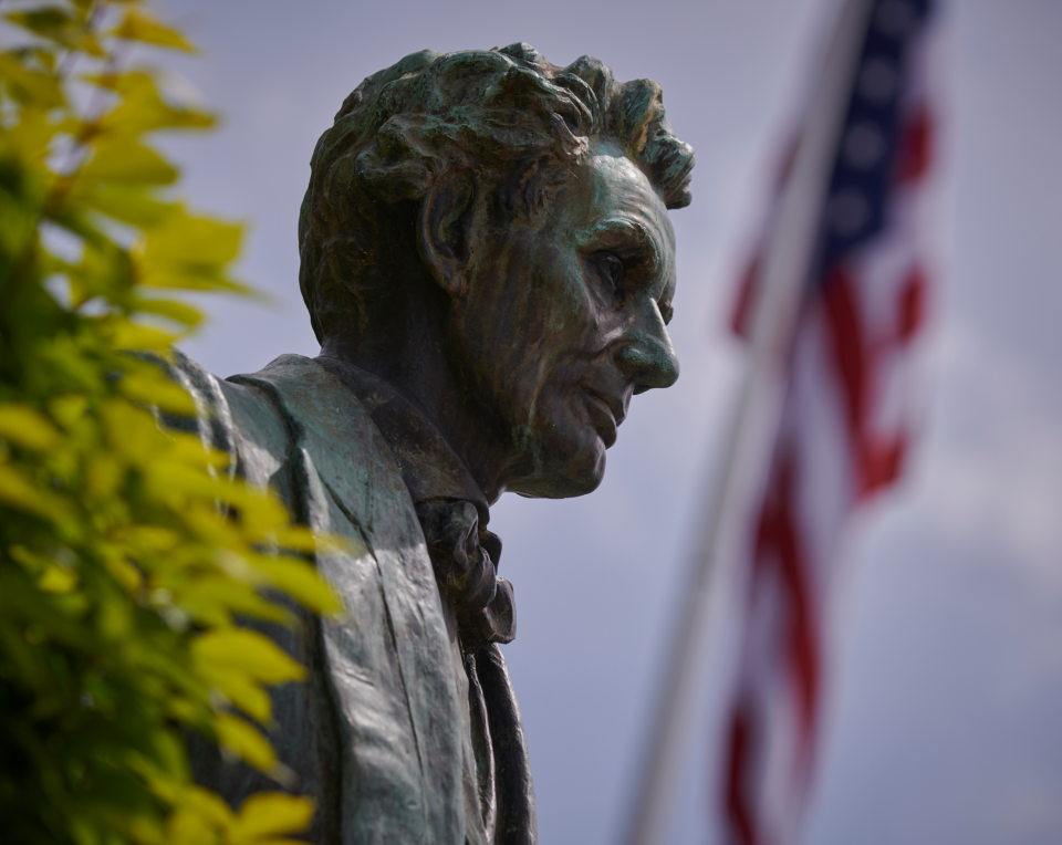 A statue of Abraham Lincoln.